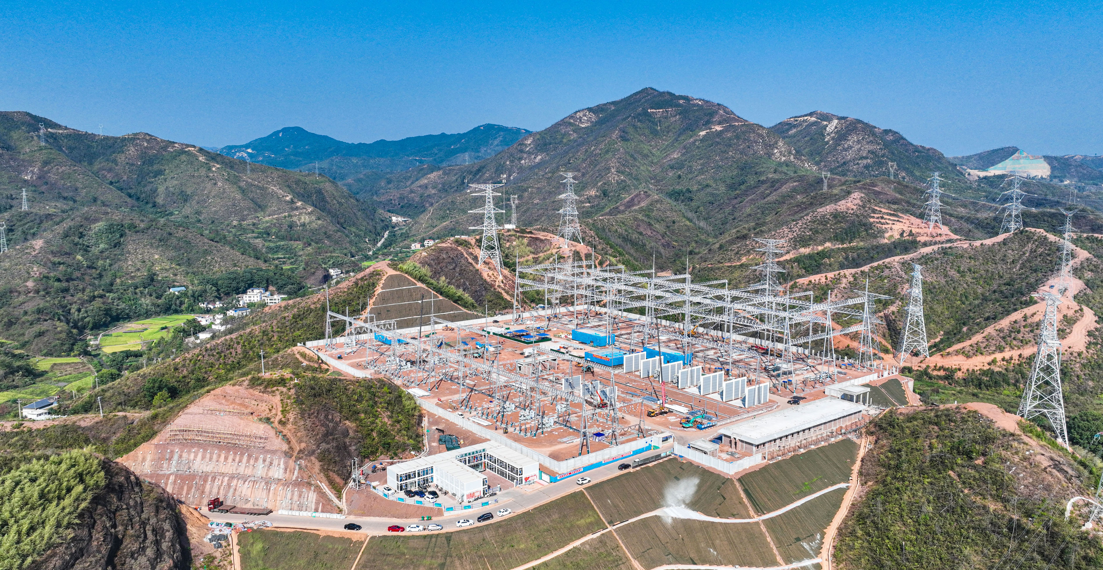 江西赣州：赣州北500千伏输变电工程建设正酣