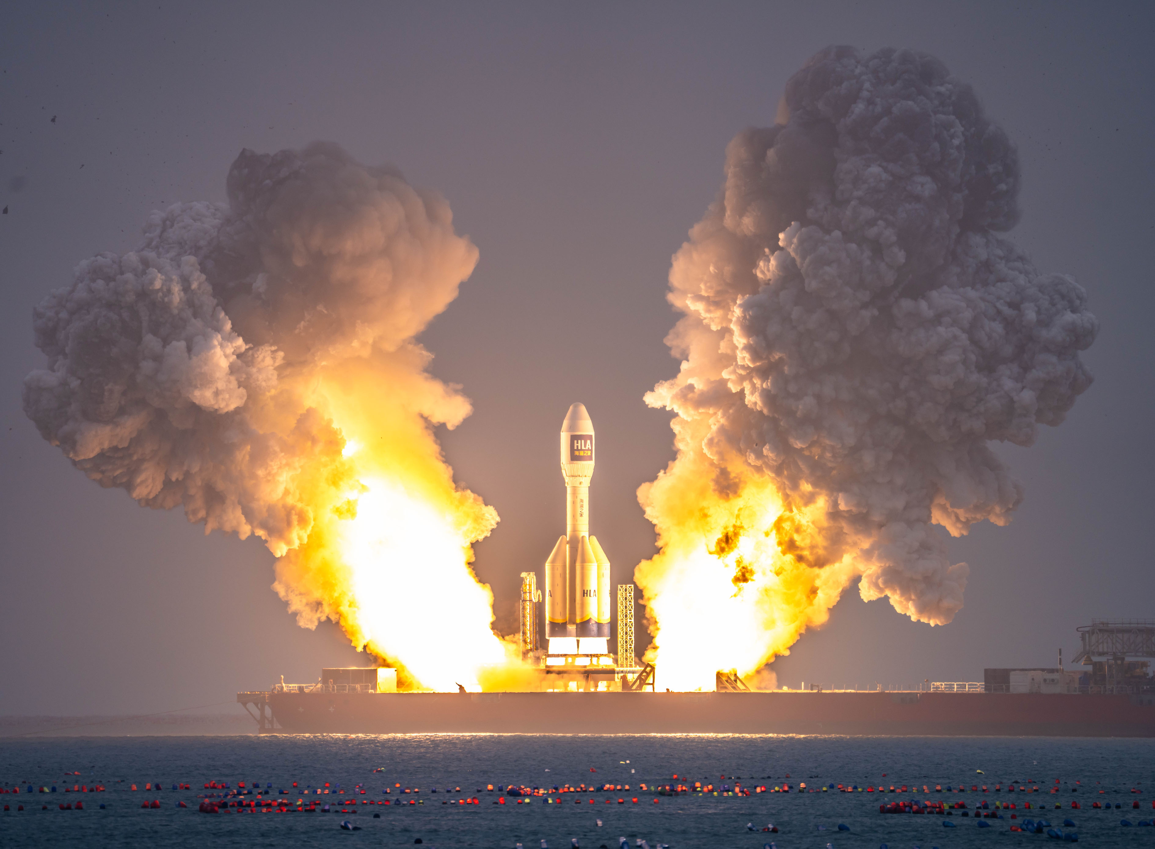 山东海阳：引力一号遥二运载火箭发射成功