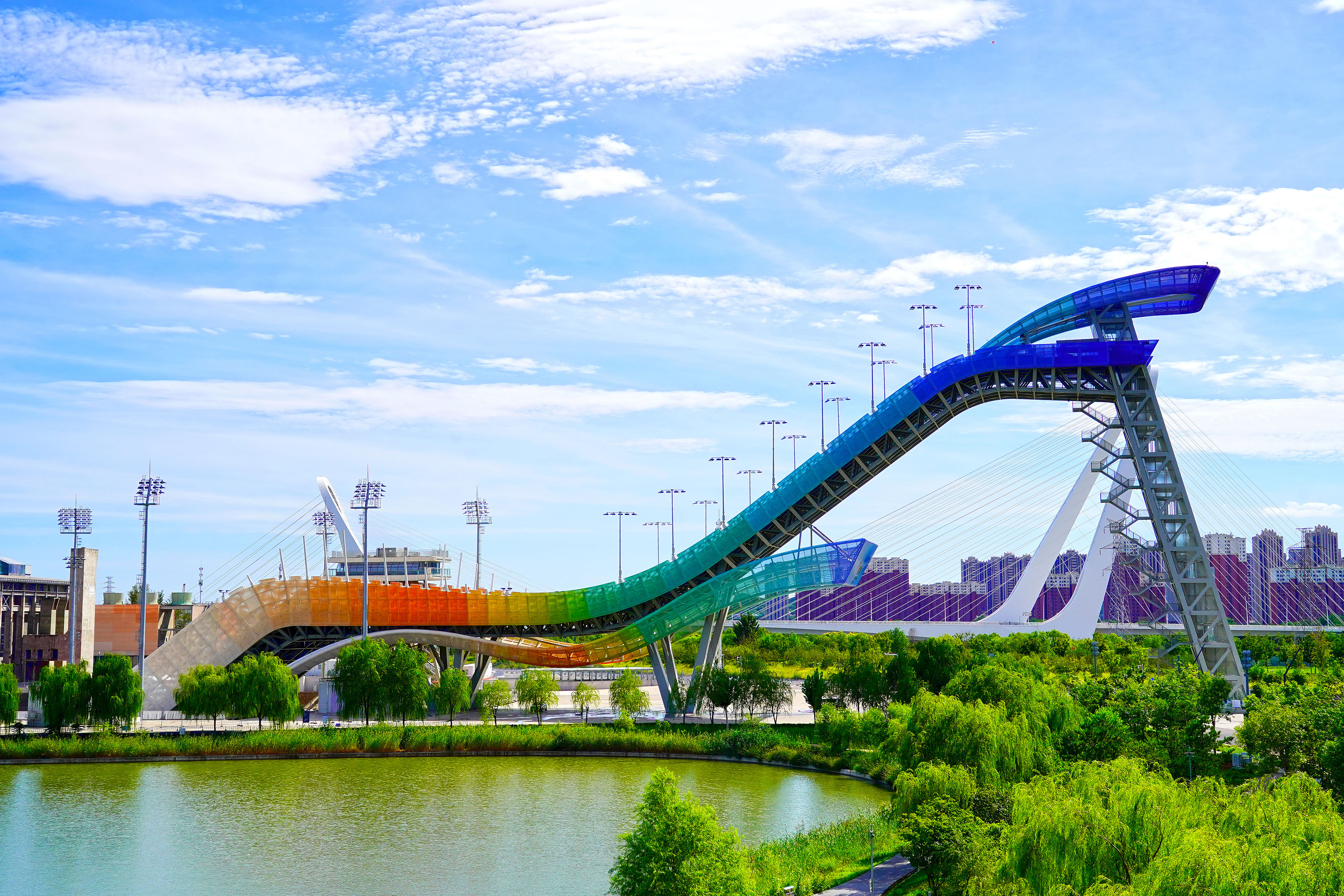 北京：首钢园秋景如画