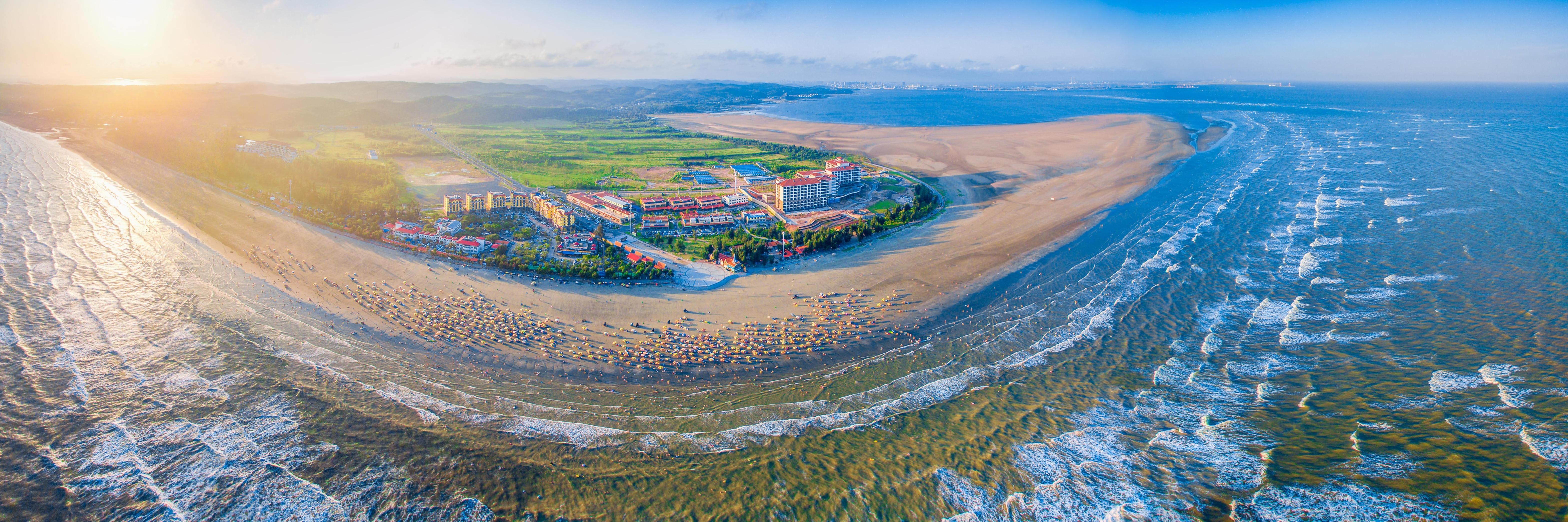 广西白浪滩全貌。受访者供图