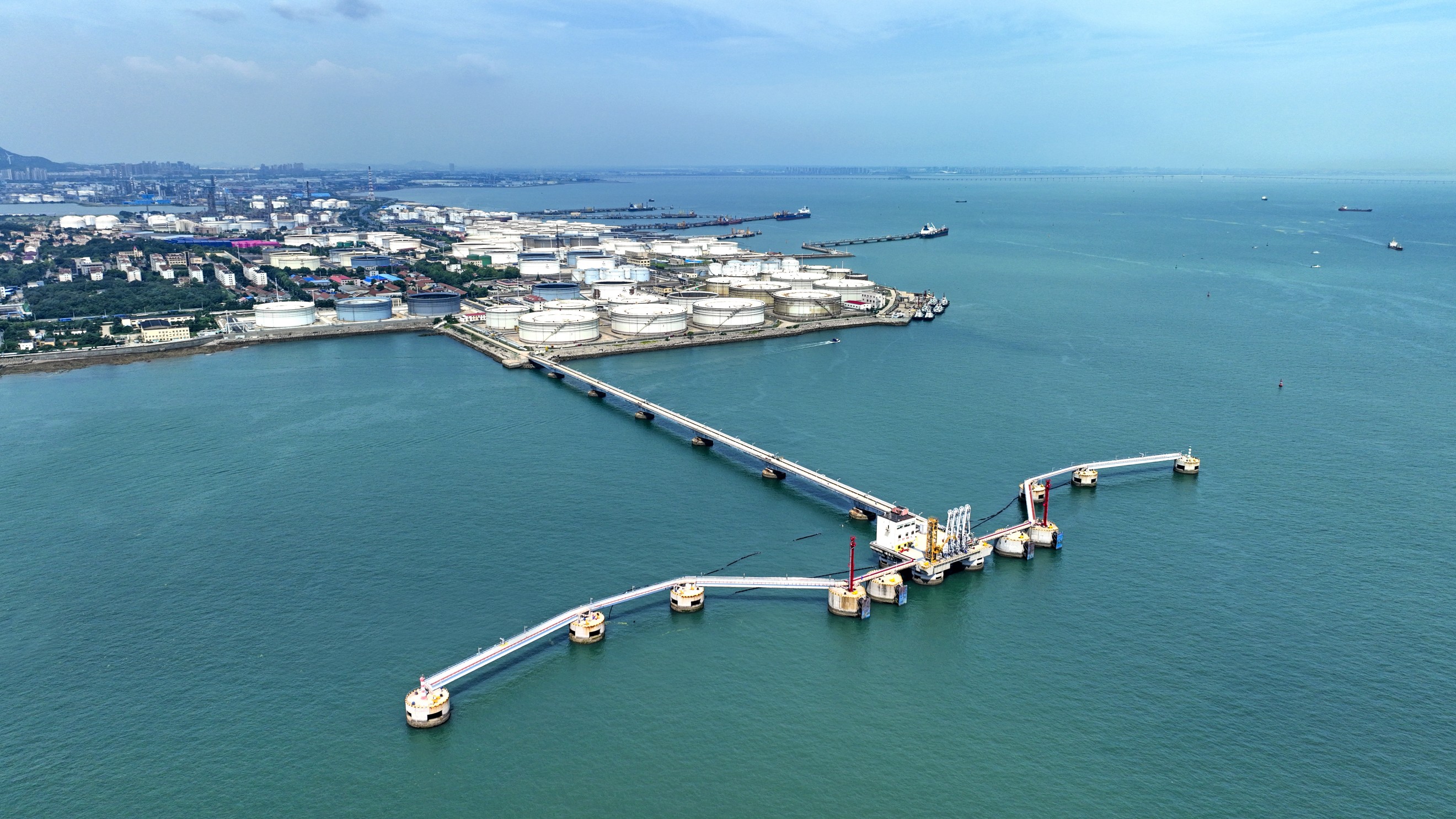 俯瞰黄岛油库库区。张乃婕摄