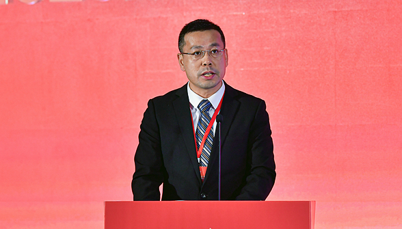 相陣迎：深入推動人工智能賦能千行百業                                                                                            深入推動人工智能賦能千行百業，不僅是順應時代潮流的必然選擇，更是響應國家戰略、搶佔新一輪科技制高點的破題之舉、發展新質生產力的關鍵路徑。他介紹，南沙區有多重國家戰略的疊加優勢，有香港科技大學（廣州）等高校的智力支撐，有龍頭企業的技術引領，有開放的政策、高效的服務、宜居的環境，期待更多企業選擇南沙、扎根南沙。                                                                                                                                                                                                                                                詳情                                                                                            