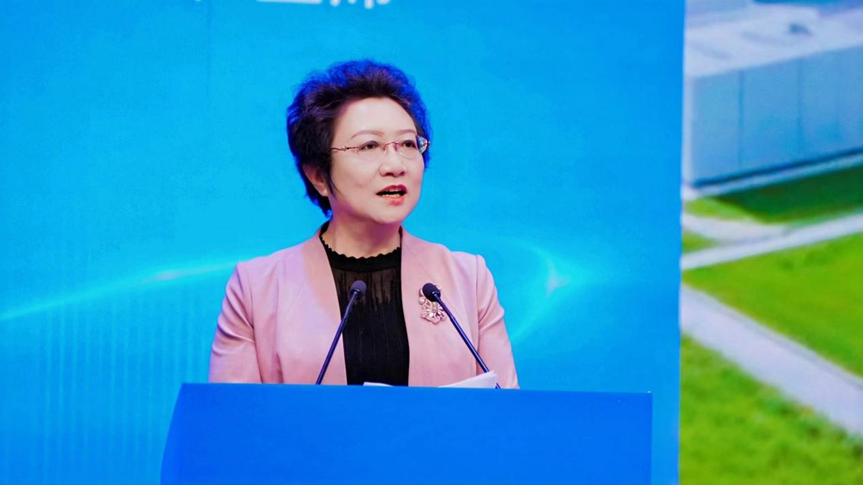 王芳在大会上分享有关探索实践。