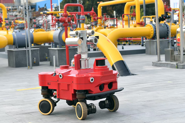 防爆巡檢機器人在江蘇常熟天然氣門站內進行巡檢。受訪者供圖。