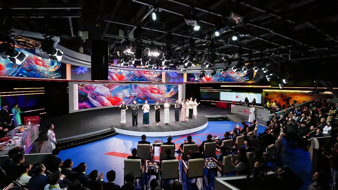 中国黄金2026年新品时尚秀演。