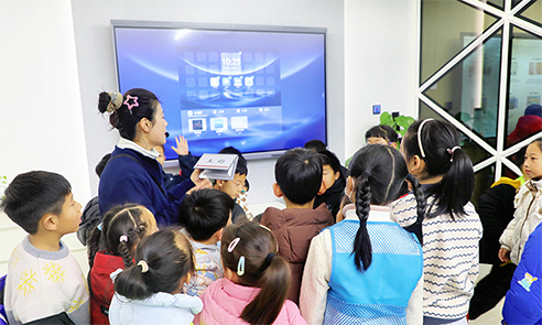 “千亿社区”的寒托班