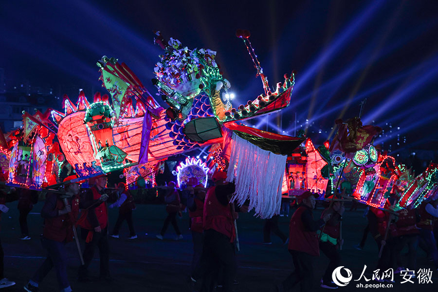 安徽南陵：流光溢彩鱼龙舞