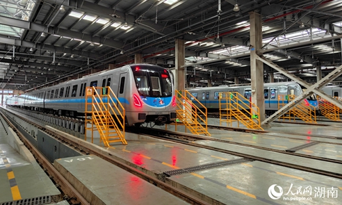 95后地铁通信检修师：让每个信息都精准抵达