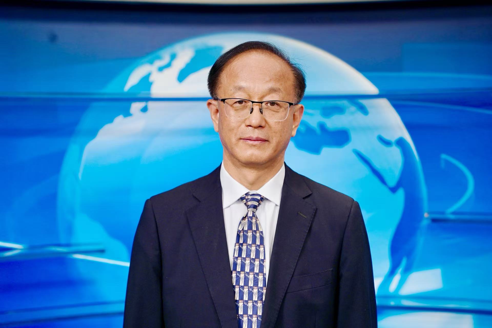 清華大學環境學院教授胡洪營做客《人民會客廳》欄目。人民網 謝欣良攝