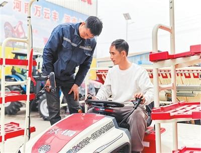 一家农机老店三次转型