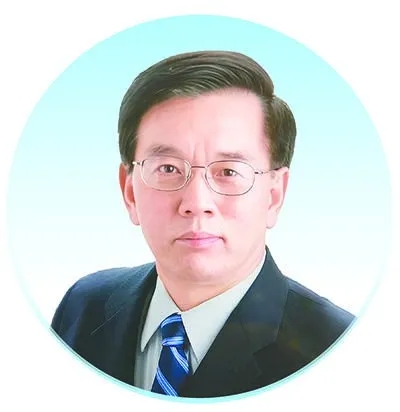 林建海，國際貨幣基金組織（IMF）前秘書長。1978年畢業於對外經濟貿易大學，1981年赴美國加州大學伯克利分校深造，1986年獲喬治·華盛頓大學國際金融博士學位。1989年入職IMF，歷任經濟學家、高級經濟學家等，2010年升任副秘書長，2012年至2020年擔任秘書長，成為IMF歷史上首位中國籍秘書長。在此期間，他深度參與全球宏觀經濟政策監督、全球金融危機風險處置、IMF份額與治理改革、人民幣加入特別提款權（SDR）貨幣籃子等重大決策過程。著有《走向世界：我與IMF的三十年》。