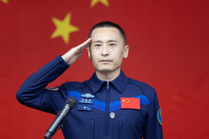 神舟二十三號航天員、指令長朱楊柱。人民網記者 翁奇羽攝