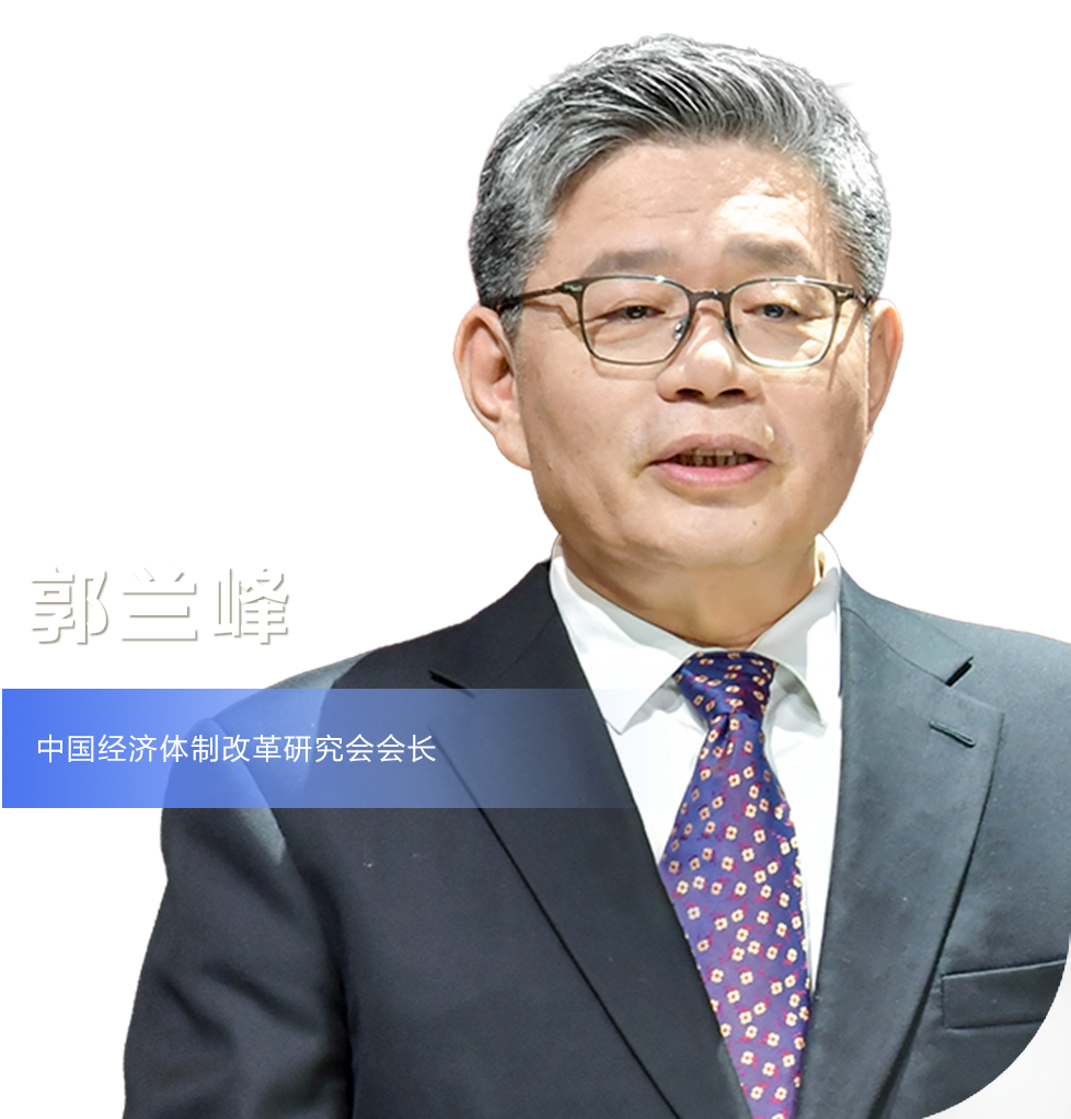  投资于人，就是把钱投到人的身上——就业、健康、教育、社会保障、养老托育、素养和文明。它不只是简单的发钱发补贴，而是投资于人的能力、人的潜力、人的全面发展。   投资于物和投资于人不能割裂，必须紧密结合，一体推动，不能偏颇。   投资于物永远不会退场，但它需要换一种方式——从“为物而物”转向“为人而物”。  
