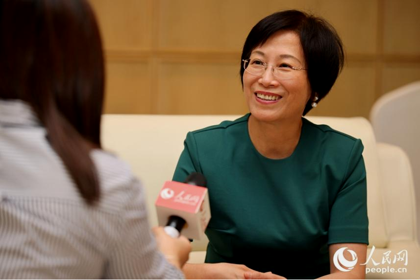 颜江瑛在采访中频频提及“长期主义”。人民网记者 陈博摄