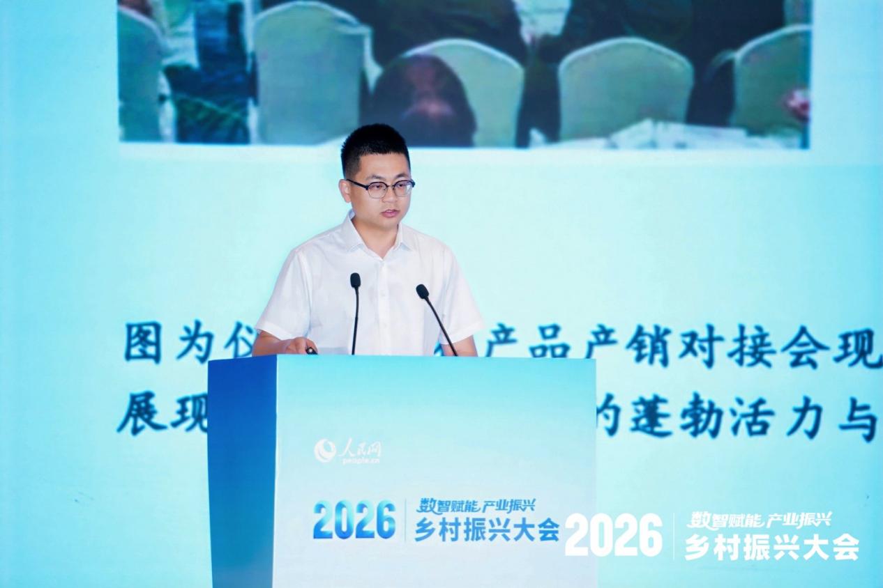 张杰介绍仪陇县推动传统农业向现代农业转型升级。刘磊摄