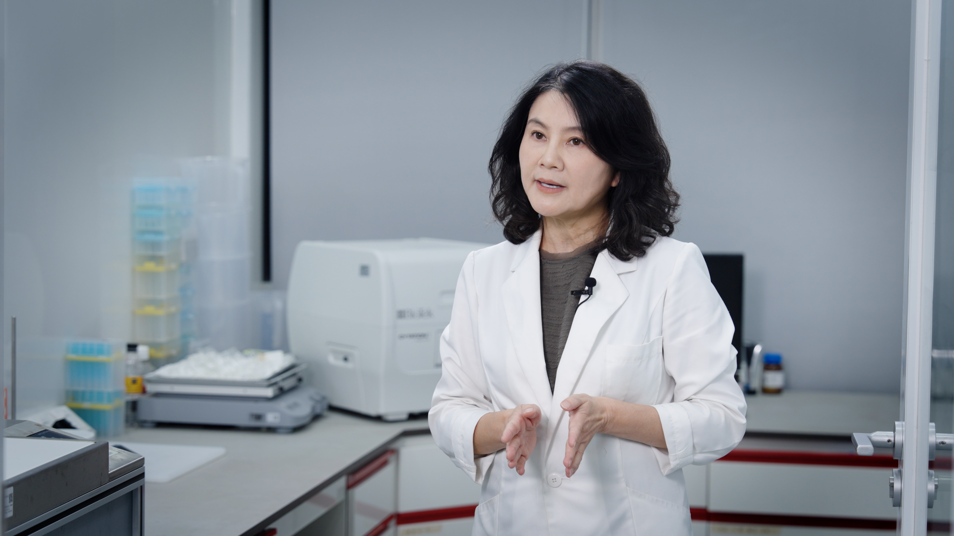 中山大学孙逸仙纪念医院皮肤科副主任医师毛越苹。视频截图