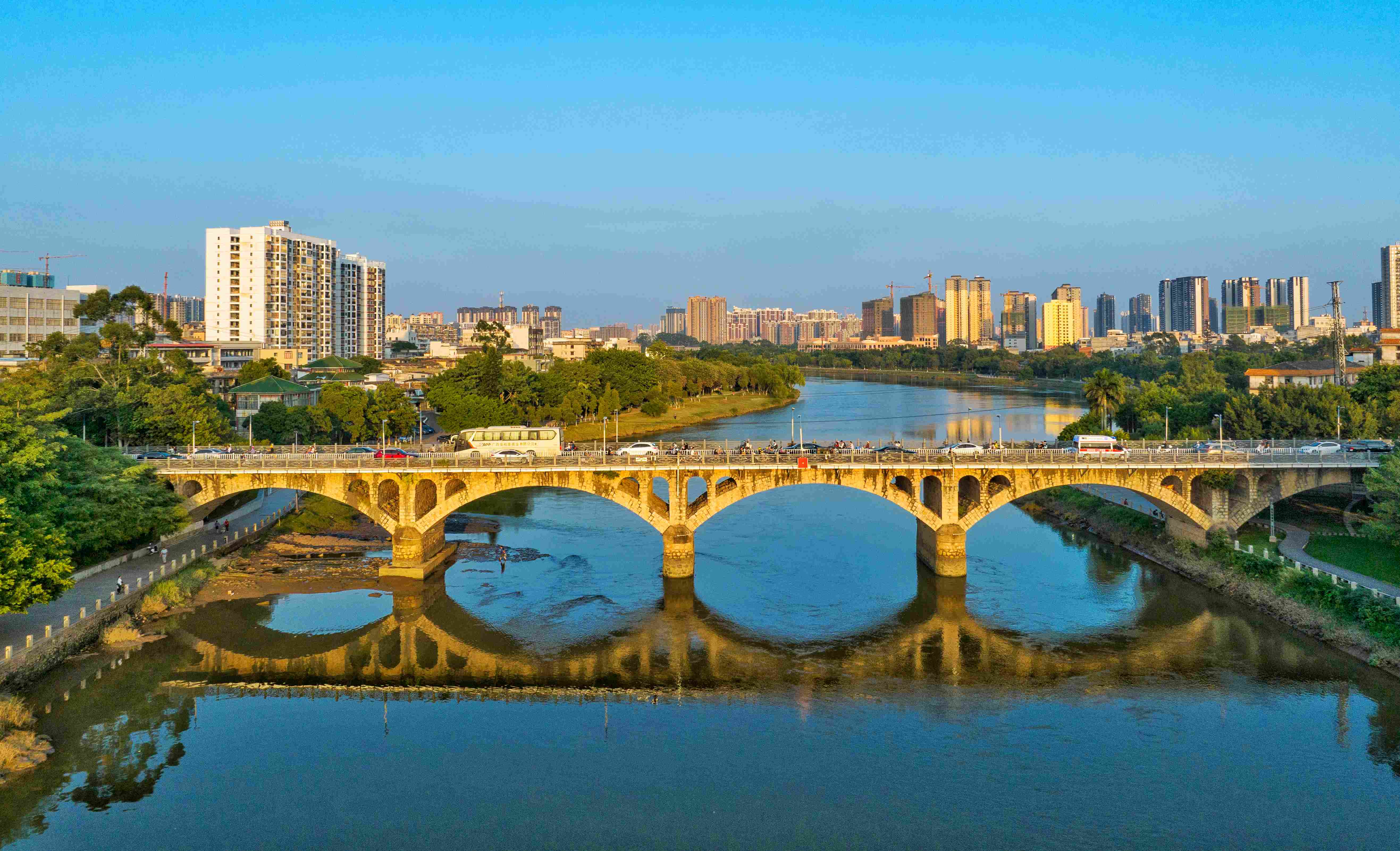 現在的欽江一橋。 李景琳攝