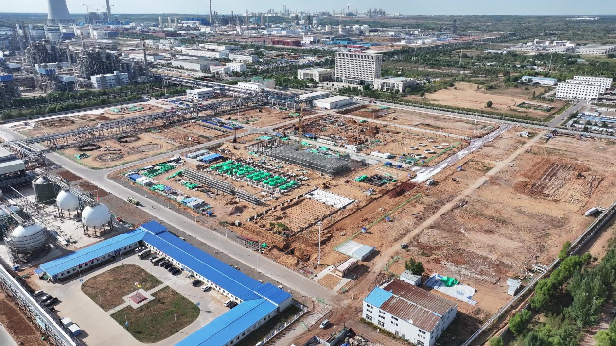 乌审旗风光制氢一体化项目及中天合创绿色降碳升级改造项目。资料图片