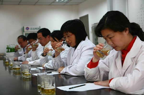 品酒师:魔嘴是怎样炼成的- 啤酒师日志|青岛啤