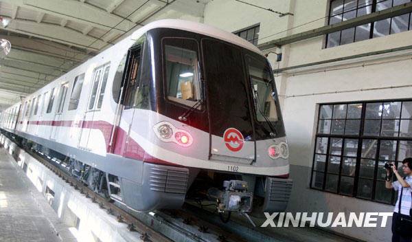 [组图]上海轨道交通11号线地铁列车开始调试--