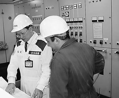 杨庆文:放弃60万年薪 领取2300元月薪--人民网