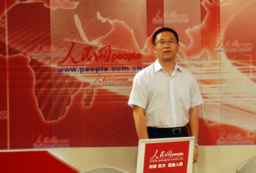 中国工商银行办公室副主任谢泰峰做客人民网-