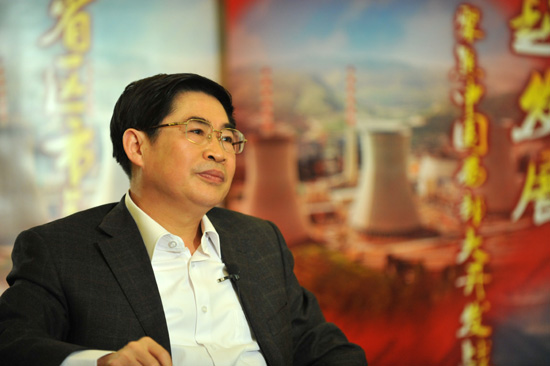 西部开发 十年跨越,陕西省人民政府省长袁纯清接受人民网独家专访。人民网记者 陈云摄