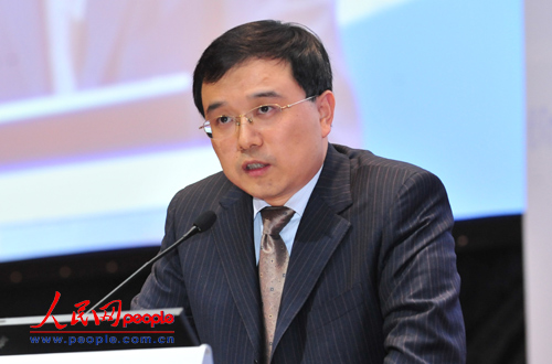 华夏基金管理有限公司副总经理王亚伟发言