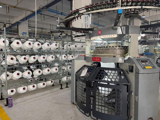 永昌(天门)新材料生产线。张隽摄