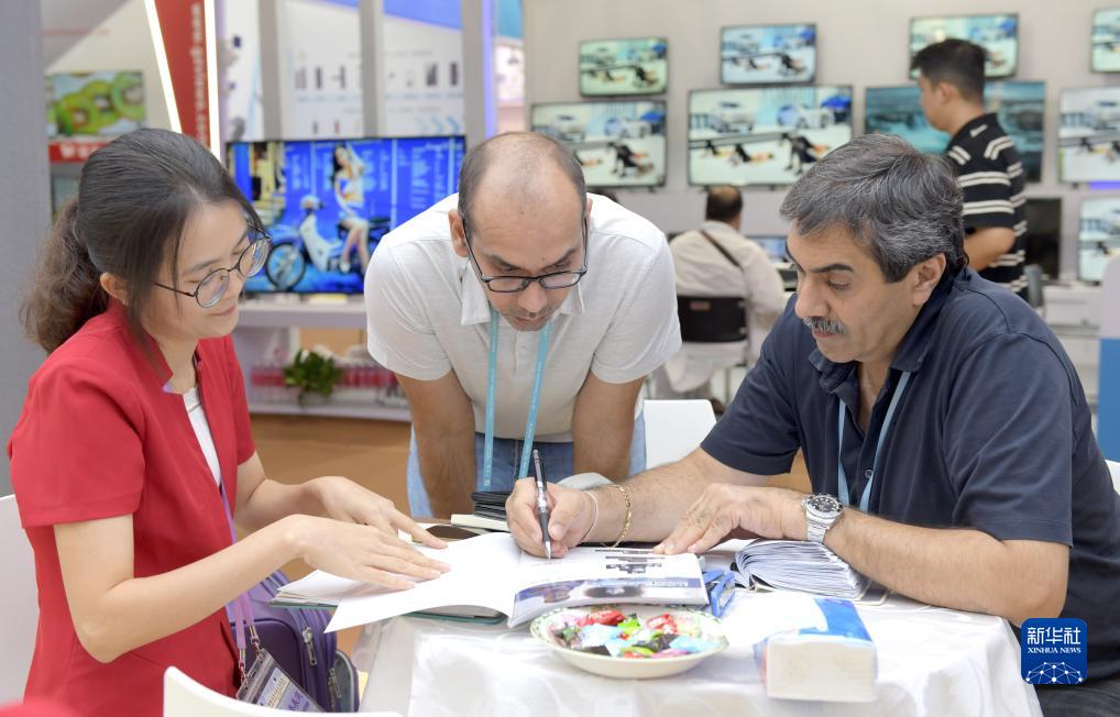 ����10��15�գ������ڹ㽻����Ǣ̸ҵ���»������ ¬���� ��