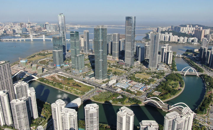 2024年11月26日拍摄的横琴金融岛（无人机照片）。新华社记者 邓华 摄