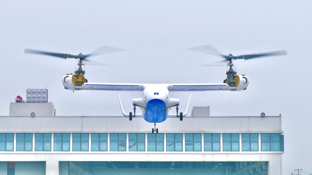 这是12月28日镧影R6000在四川省德阳什邡市首飞的场景。（图片由联合飞机集团提供）